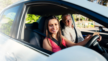 How to Choose a Good Driving Instructor and Avoid Fake One